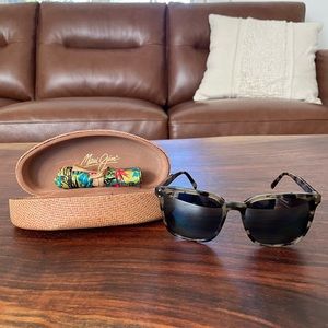 Maui Jim Westside Tortoise Frame Grey Gradient Lens
